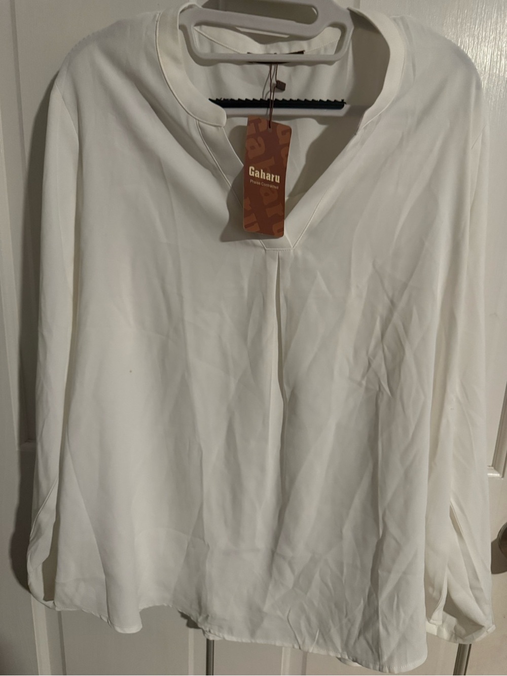 Gaharu Women's Cream V-Slit Long Sleeve Blouse